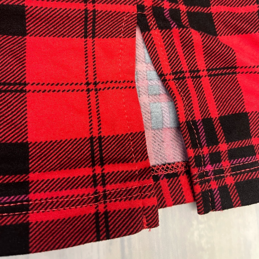 mini skirt - Picture 2 of 4